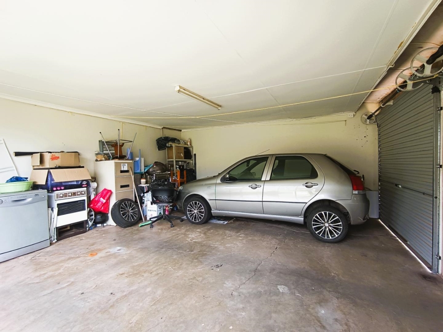 3 Bedroom Property for Sale in Langenhovenpark Free State